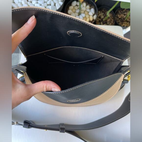 ☘️ YUZEFI CURVED STRUCTURED DORIS BAG IN BEIGE - Picture 8 of 17
